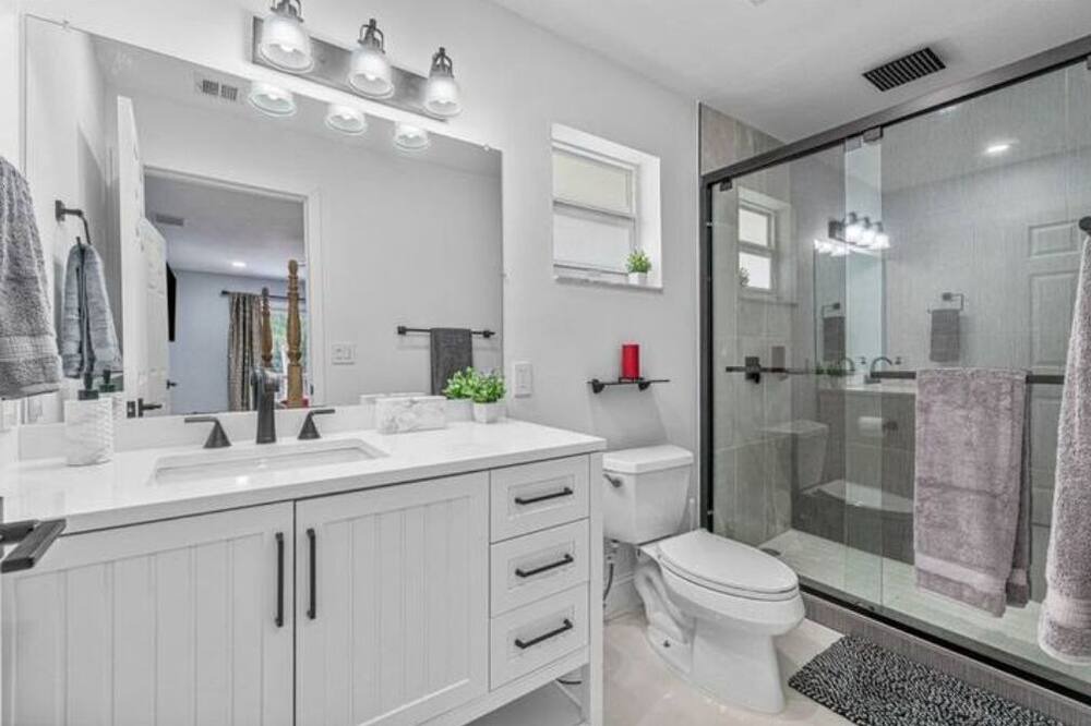 Photo of Bathroom in Hunt Club