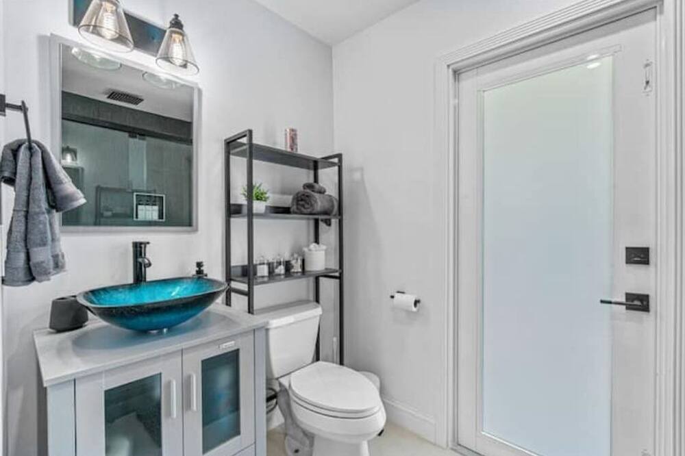 Photo of Bathroom in Hunt Club