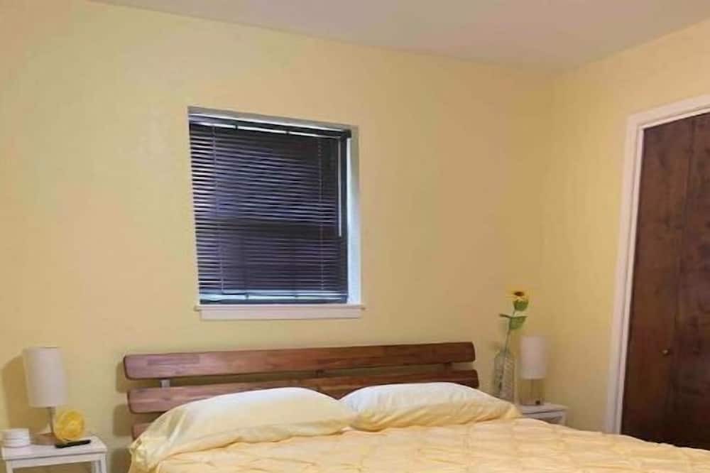 Photo of Bedroom in Bartonville