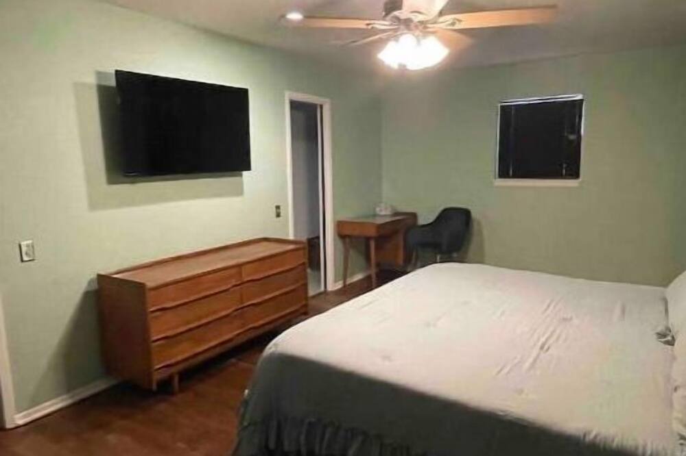 Photo of Bedroom in Bartonville