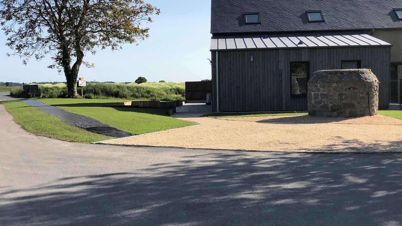 Photo of Outdoor in Roz-Landrieux