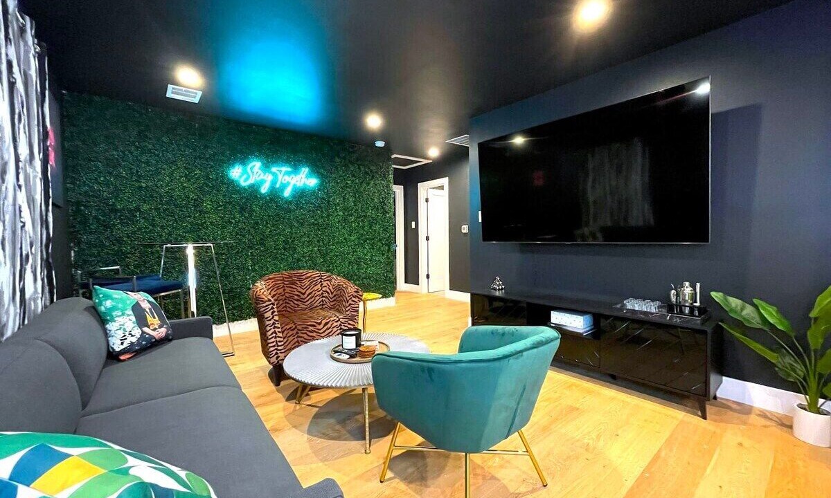 Photo of Livingroom in MLK