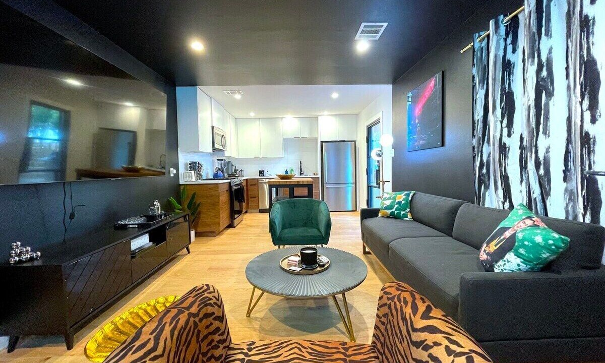 Photo of Livingroom in MLK