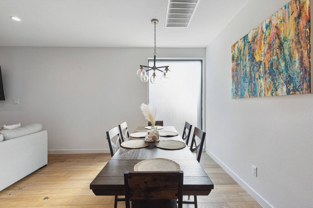 Photo of Livingroom in Old East Dallas