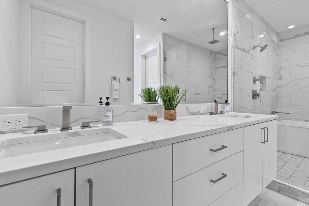 Photo of Bathroom in Old East Dallas