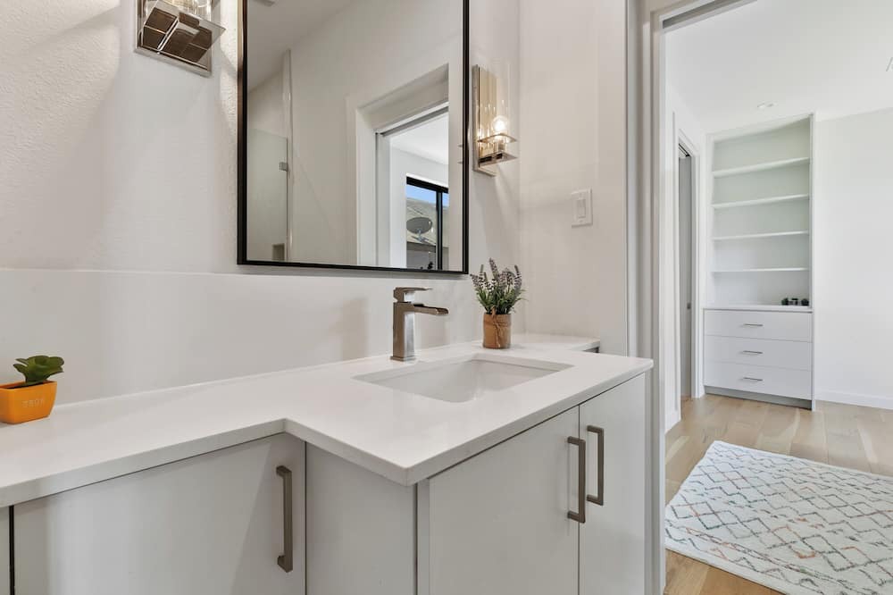 Photo of Bathroom in Old East Dallas