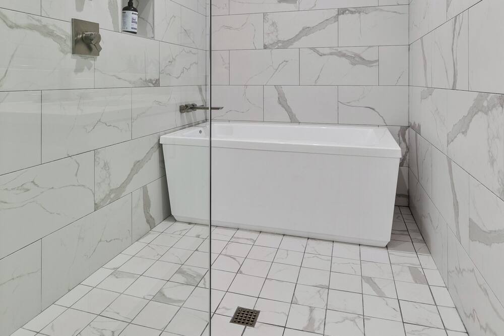 Photo of Bathroom in Old East Dallas