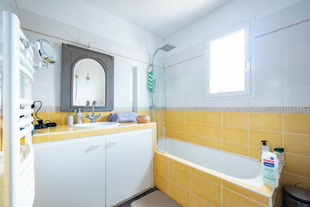Photo of Bathroom in Saint-Paul-et-Valmalle