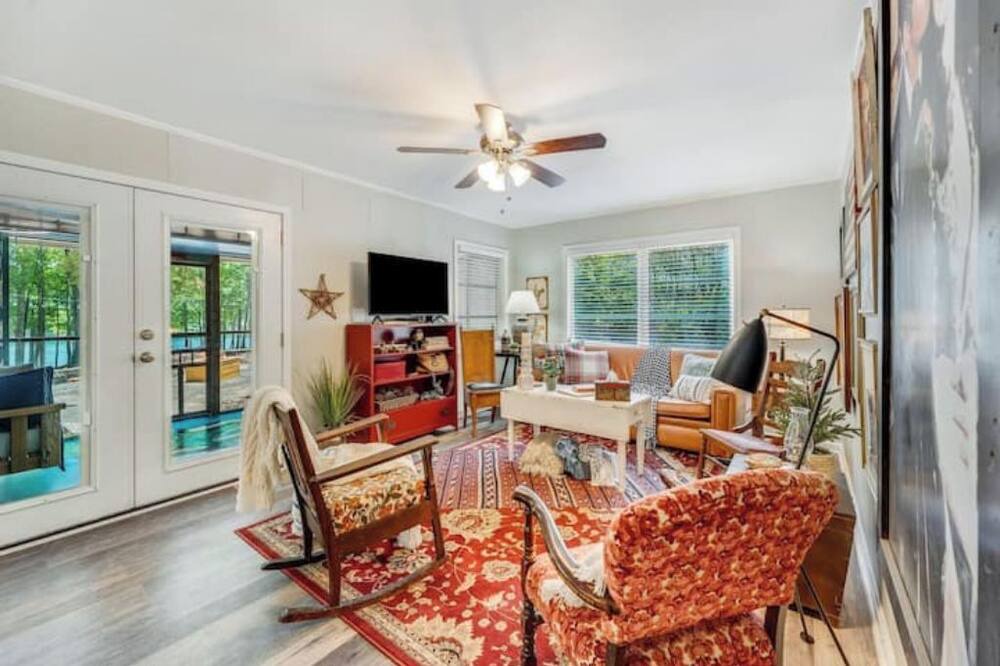 Photo of Livingroom in Reed Creek