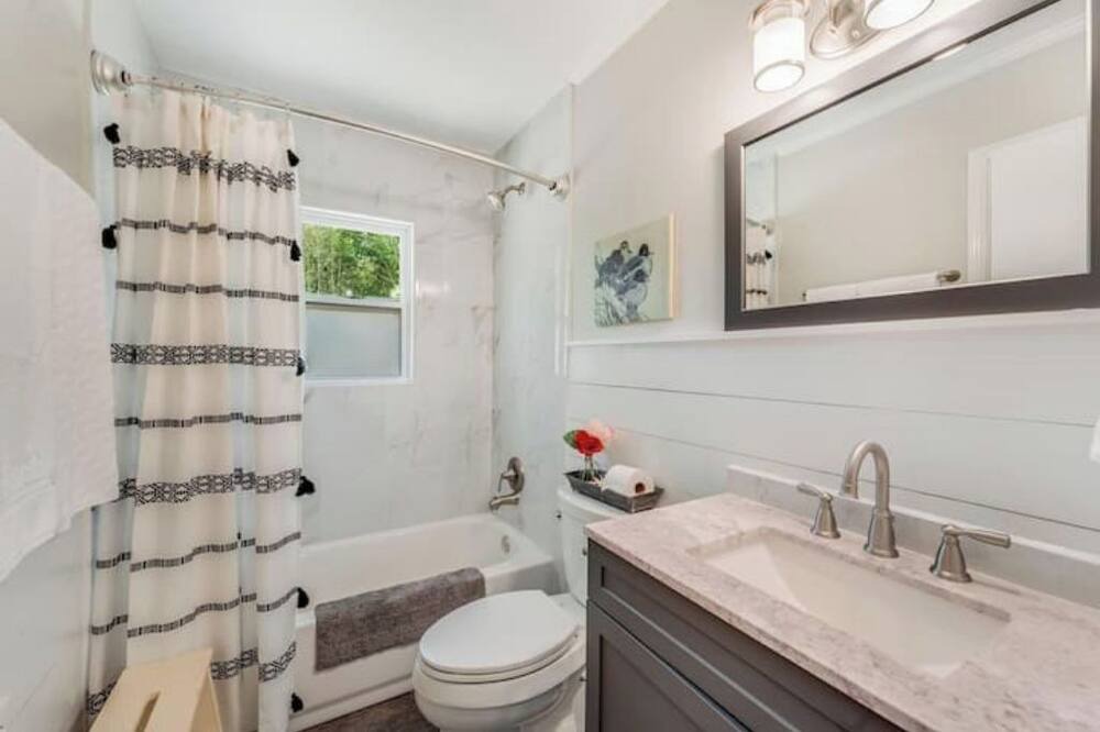 Photo of Bathroom in Reed Creek