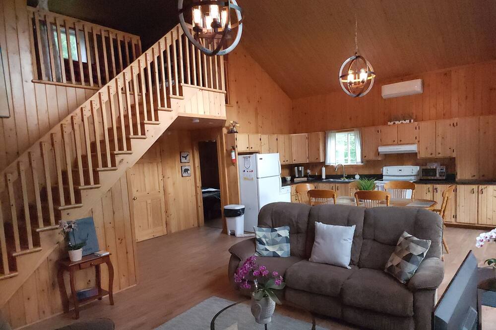 Photo of Livingroom in Chertsey