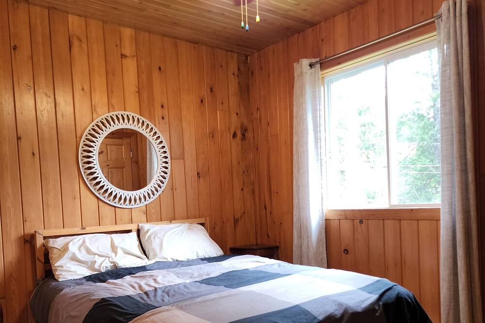 Photo of Bedroom in Chertsey
