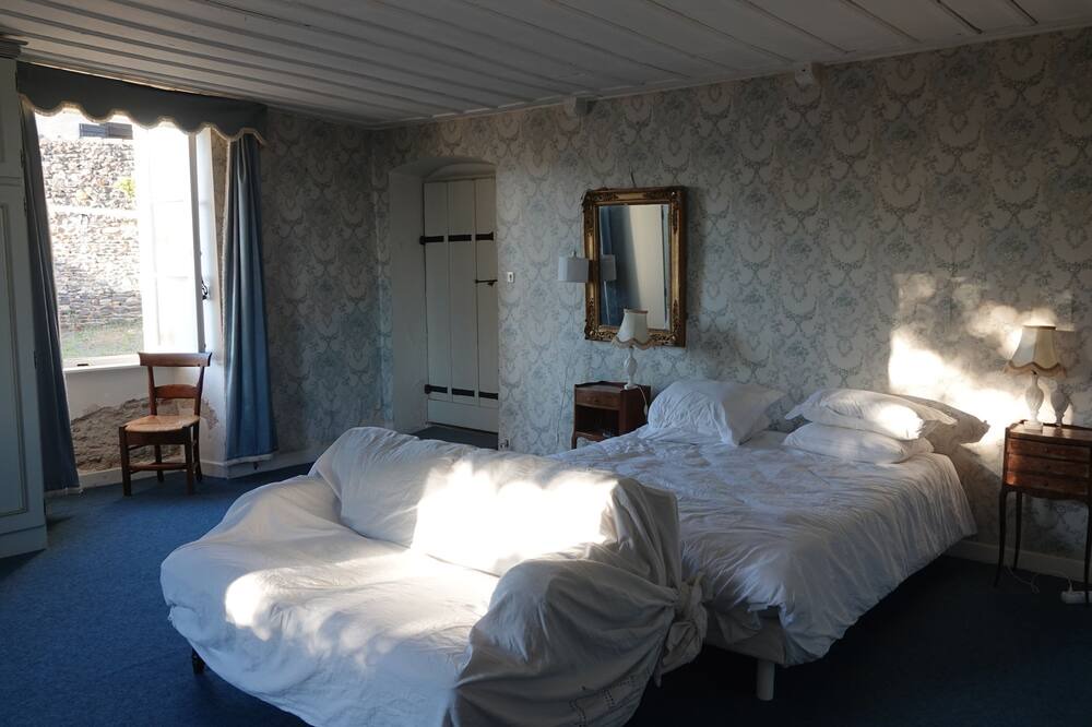Photo of Bedroom in Lamothe