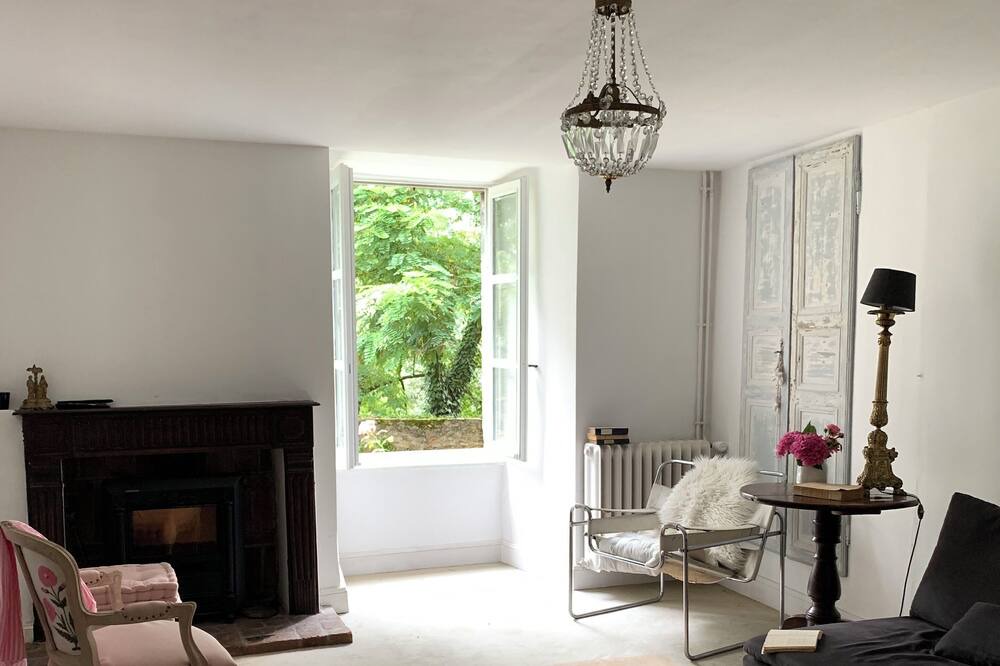 Photo of Livingroom in Lamothe