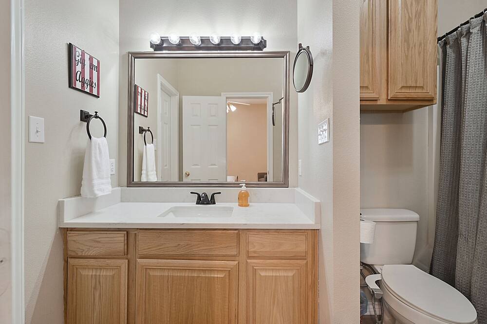 Photo of Bathroom in Southwood Valley