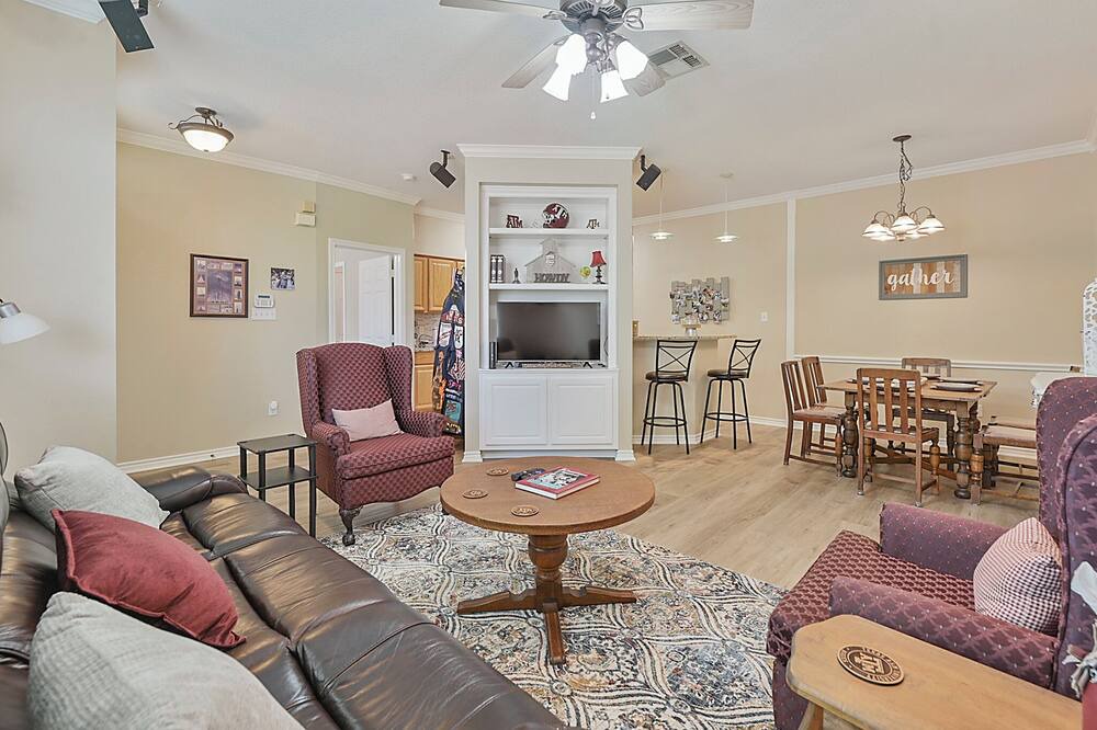 Photo of Livingroom in Southwood Valley
