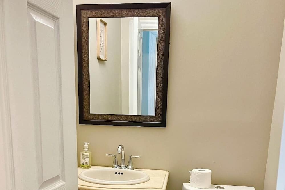 Photo of Bathroom in Lake Ronkonkoma