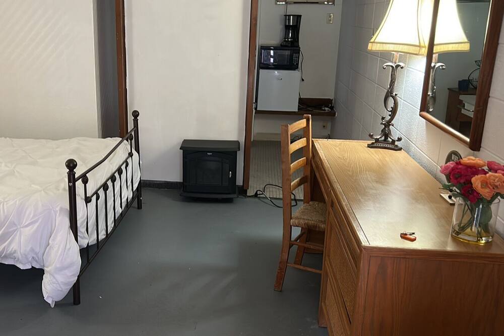 Photo of Bedroom in Downtown Niagara Falls
