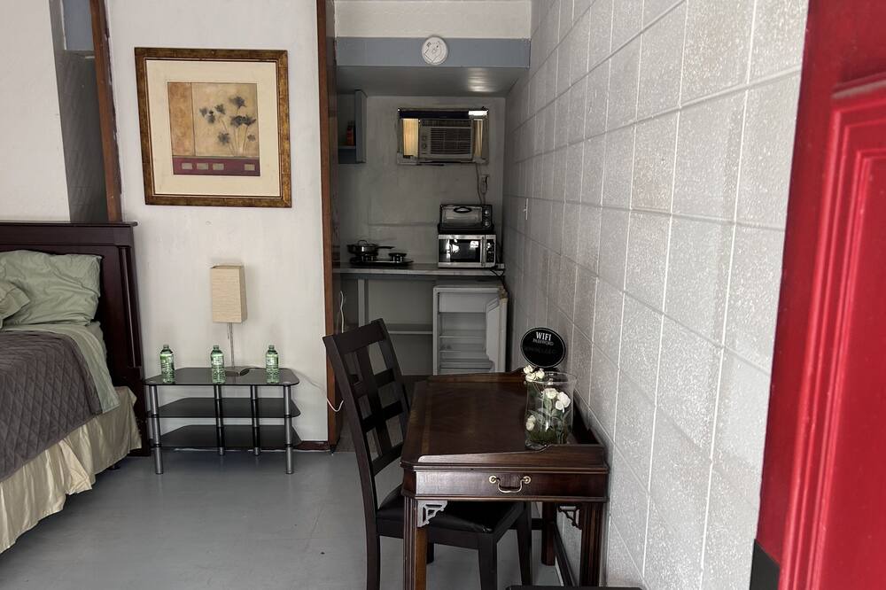 Photo of Bedroom in Downtown Niagara Falls