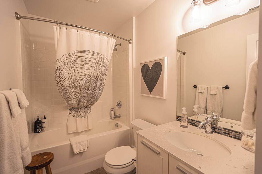 Photo of Bathroom in Oroville