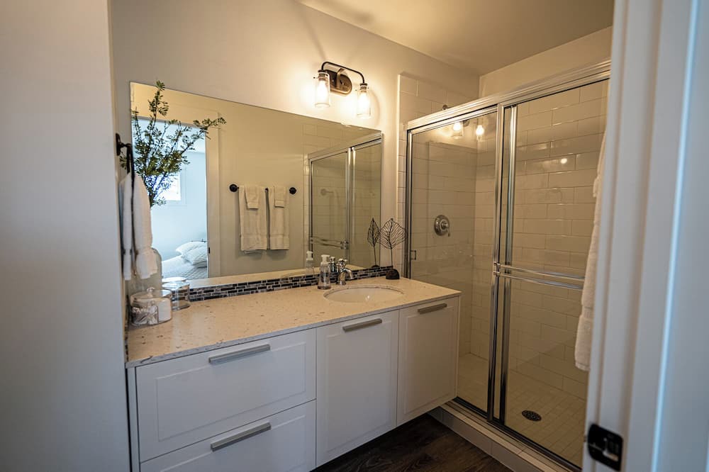 Photo of Bathroom in Oroville