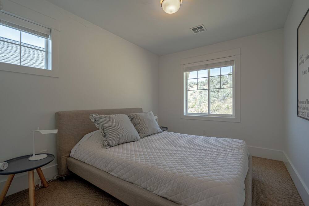 Photo of Bedroom in Oroville