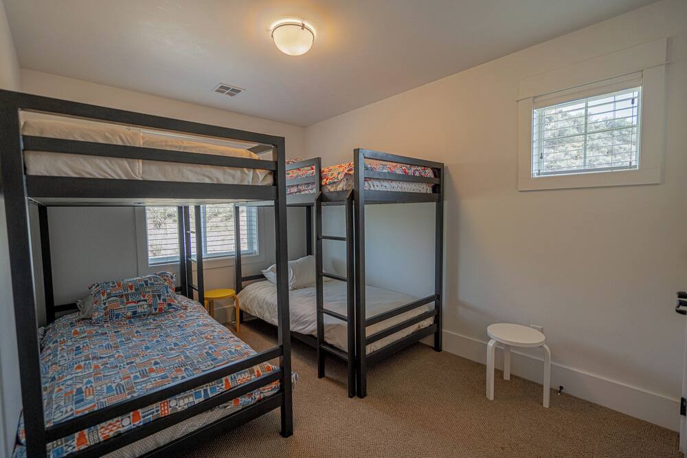 Photo of Bedroom in Oroville