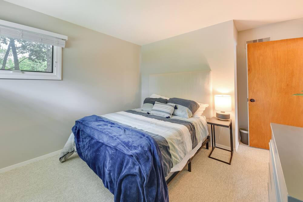 Photo of Bedroom in Grayslake