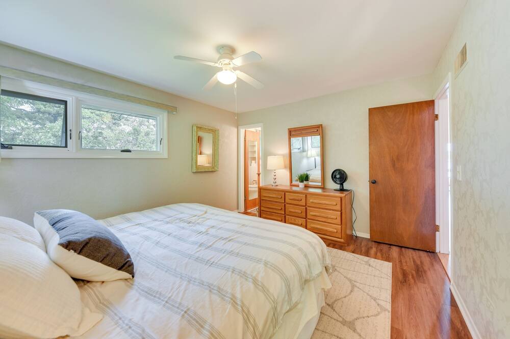 Photo of Bedroom in Grayslake