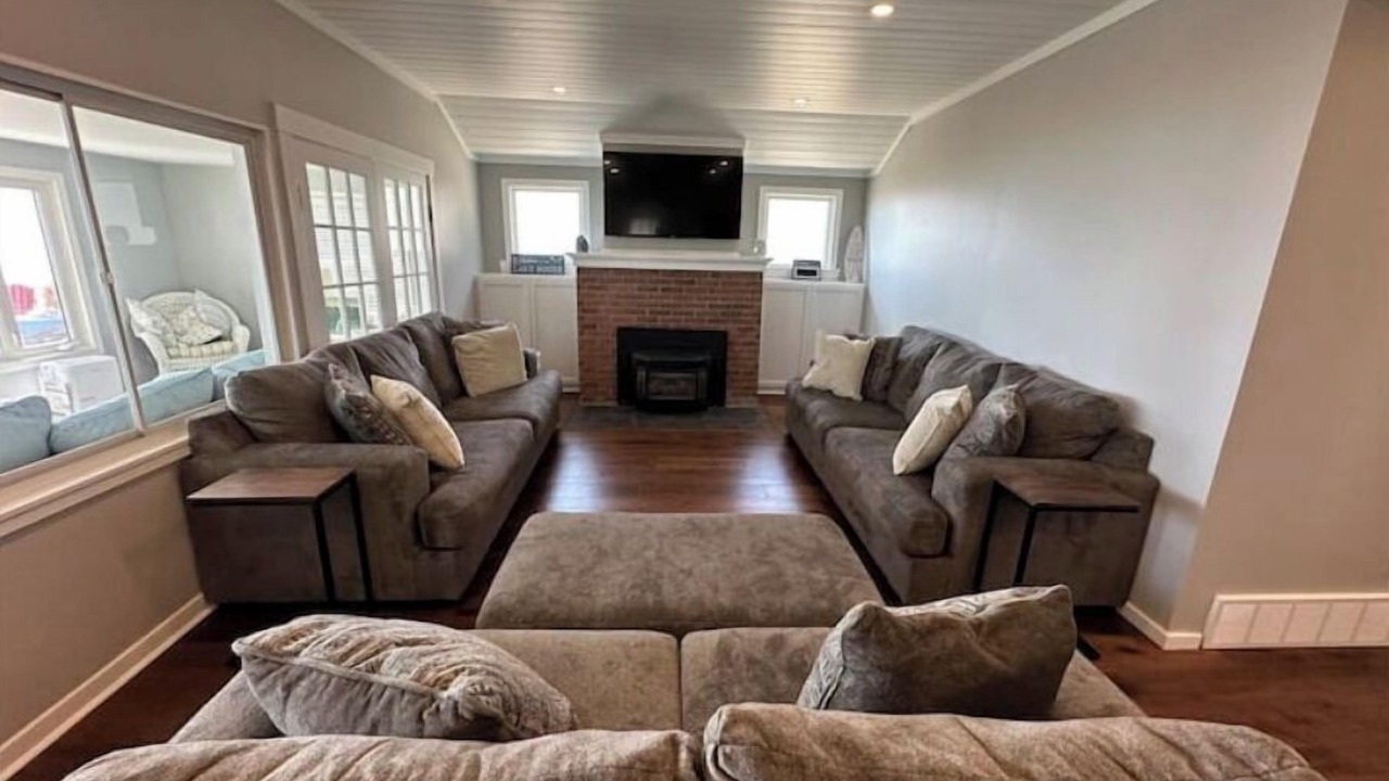 Photo of Livingroom in Amherstburg