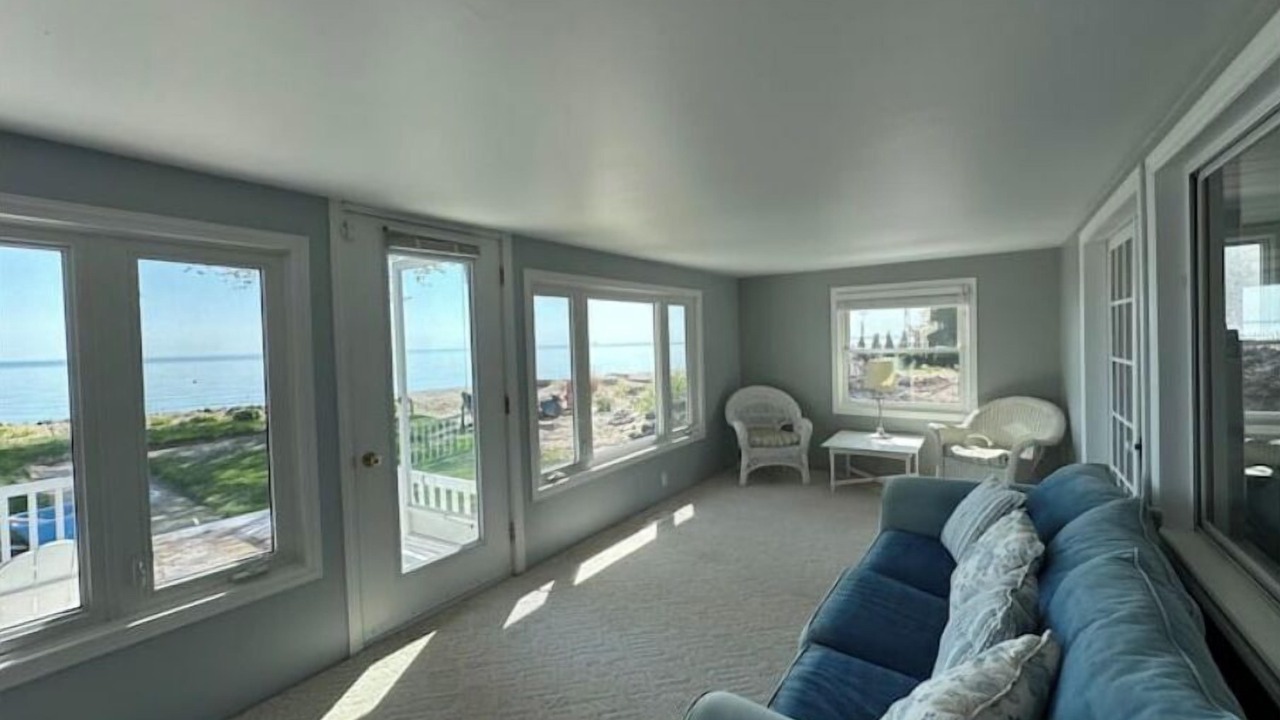 Photo of Livingroom in Amherstburg
