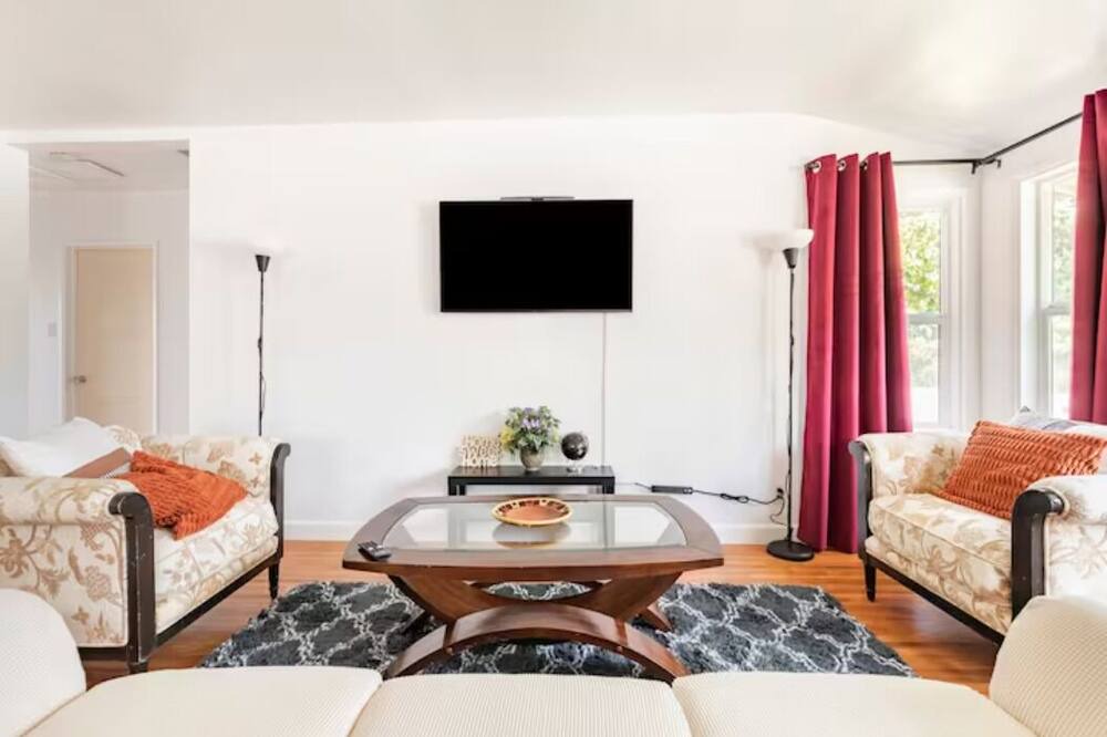 Photo of Livingroom in Brea