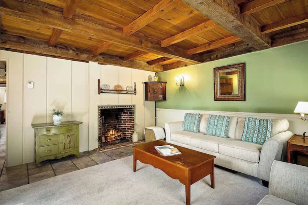 Photo of Livingroom in Hallowell