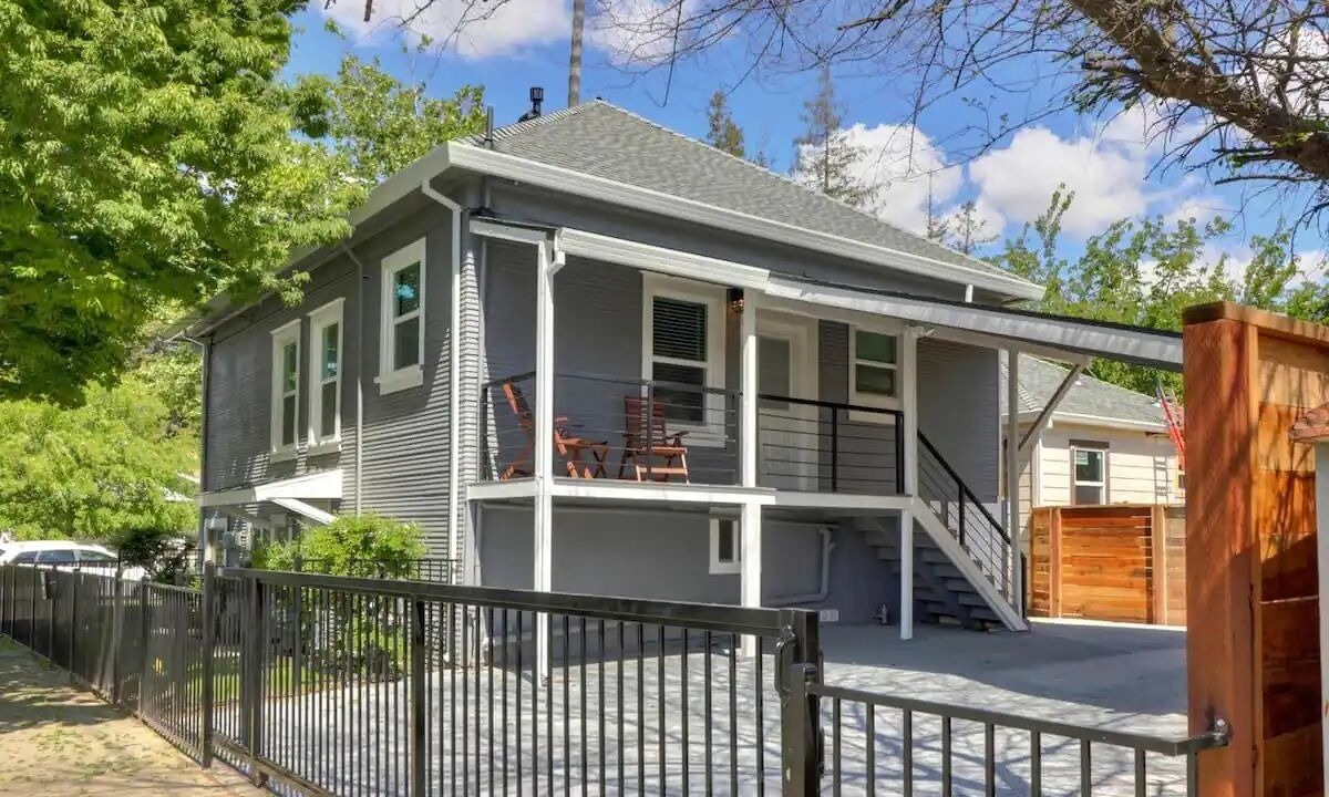 Photo of Outdoor in North Oak Park