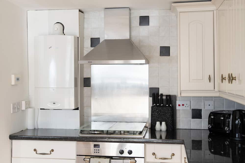 Photo of Kitchen in Five Oak Green