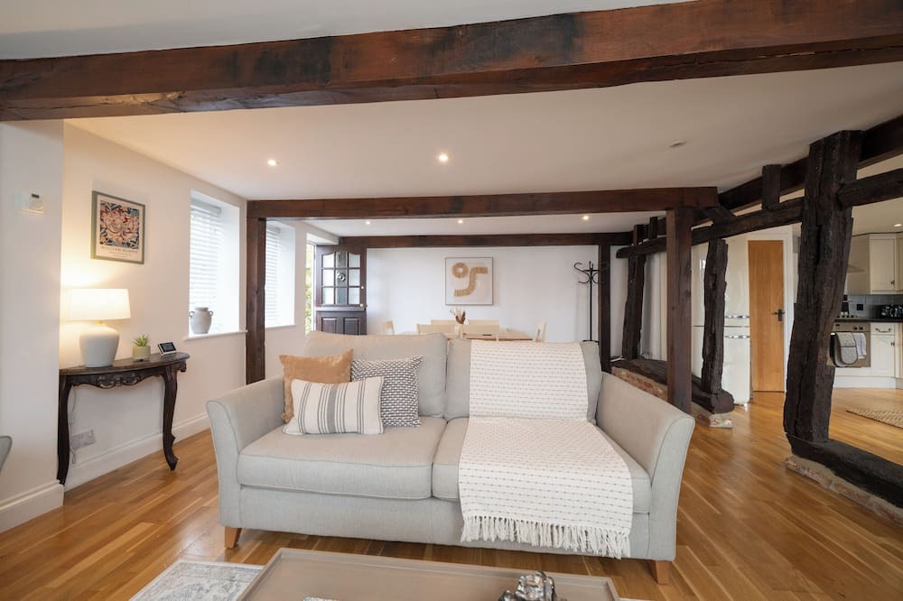 Photo of Livingroom in Five Oak Green