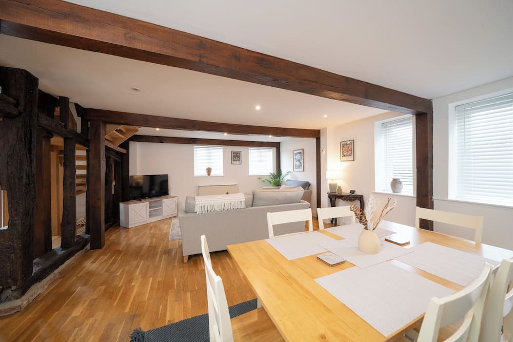 Photo of Others in Five Oak Green