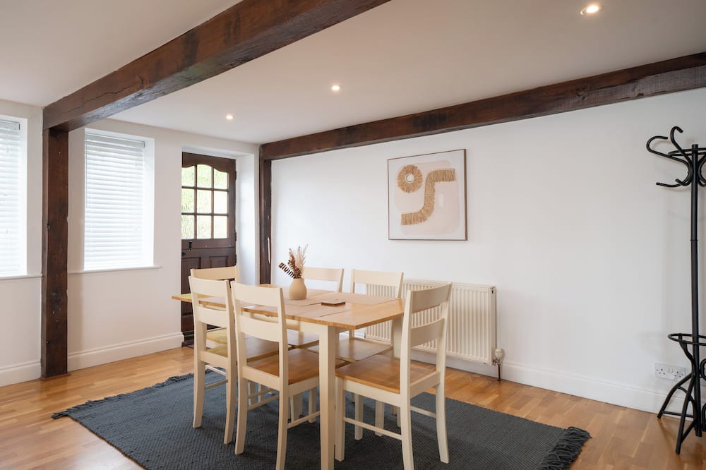 Photo of Others in Five Oak Green