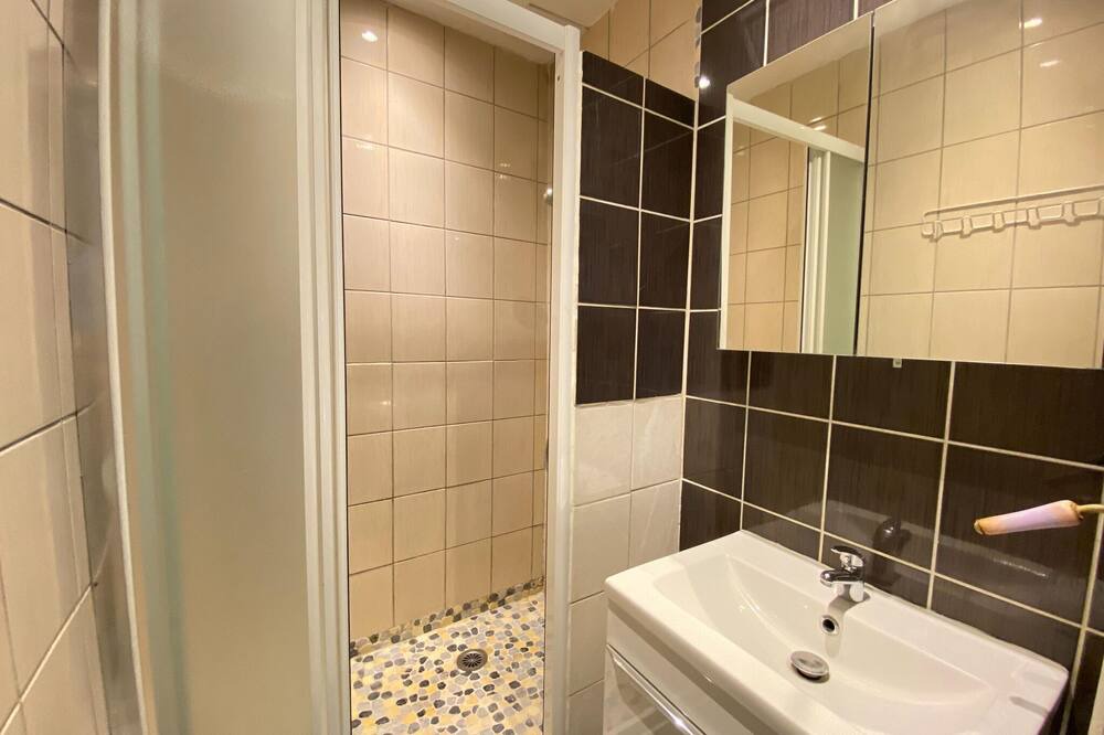 Photo of Bathroom in Boismont