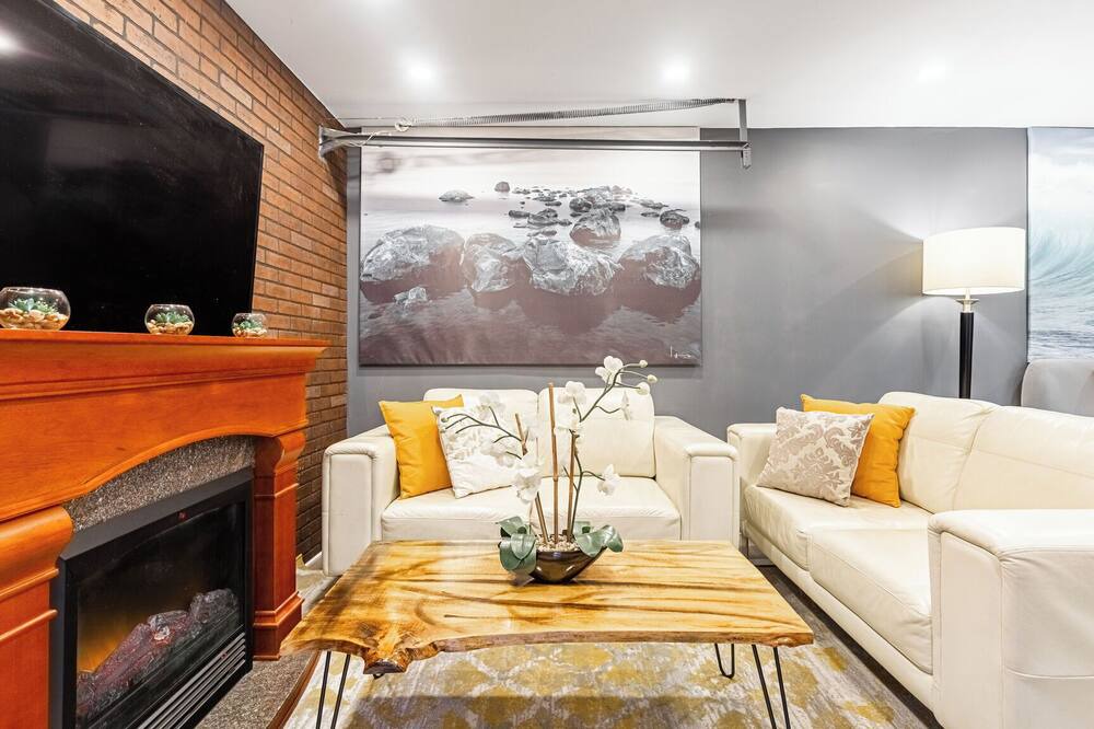 Photo of Livingroom in Mascouche