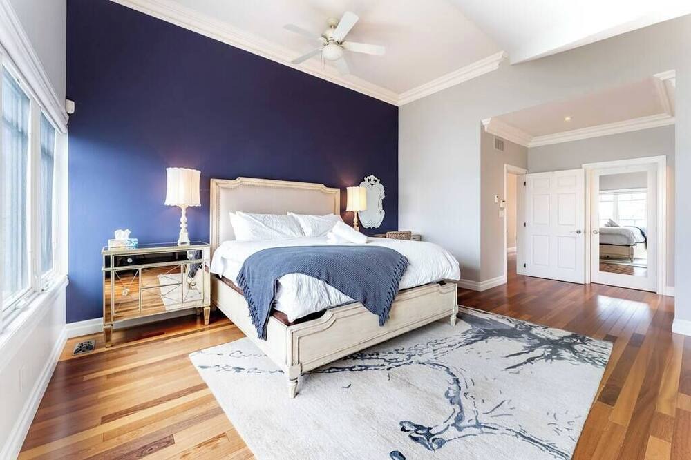 Photo of Bedroom in Alcona