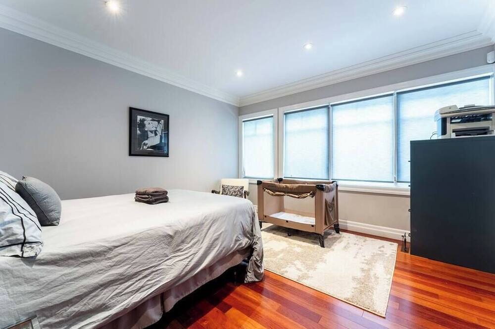 Photo of Bedroom in Alcona