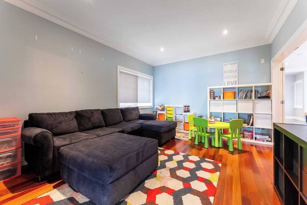 Photo of Livingroom in Alcona