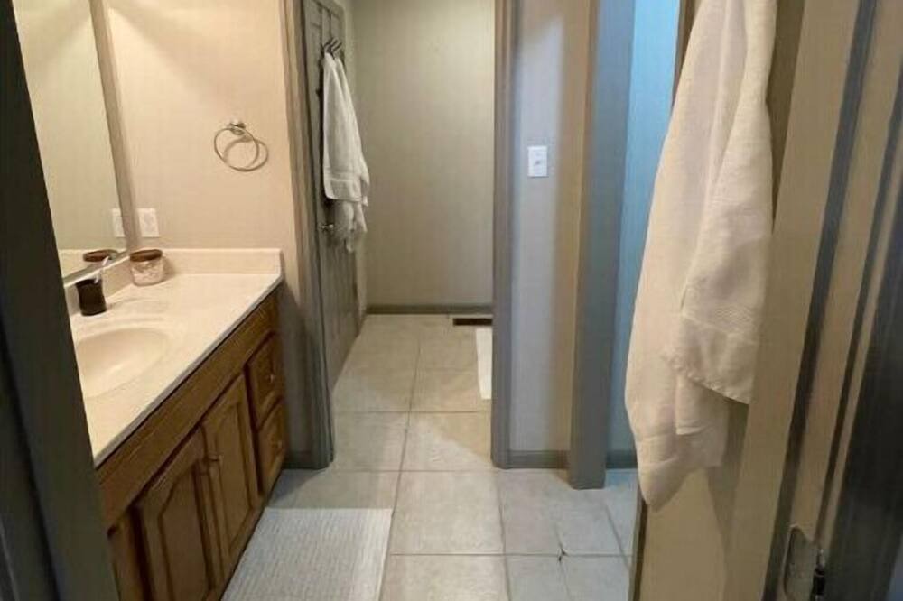 Photo of Bathroom in McEwen