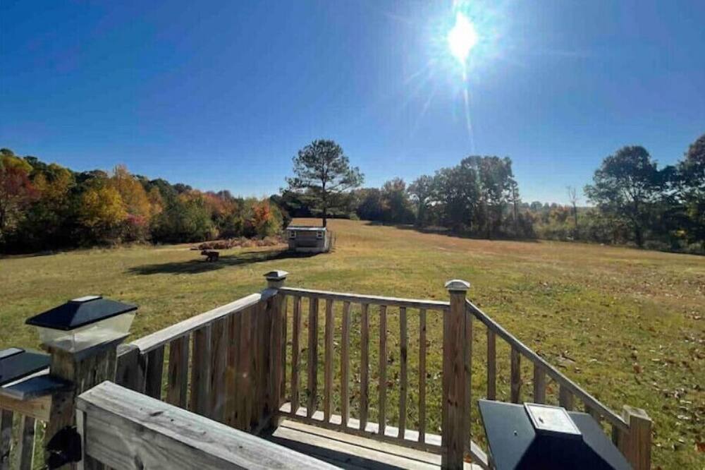 Photo of Outdoor in McEwen