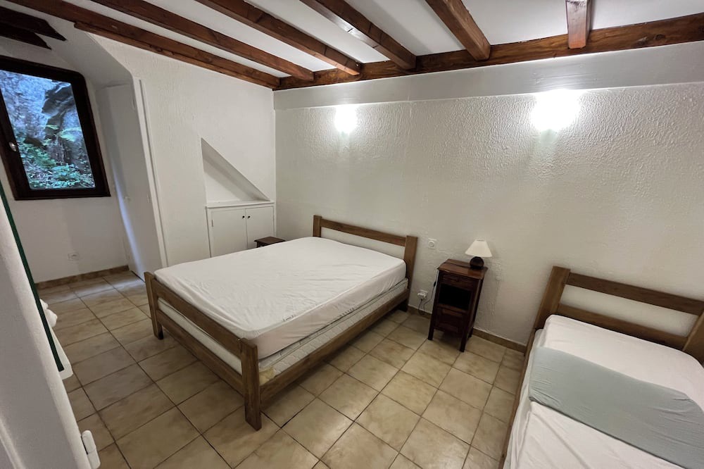 Photo of Bedroom in Nages