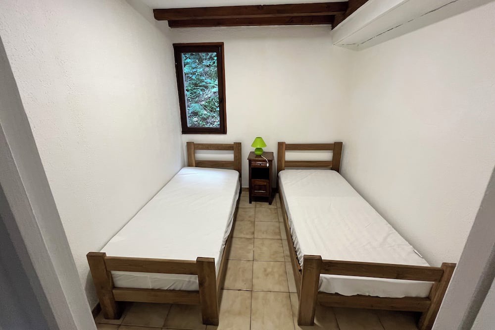 Photo of Bedroom in Nages