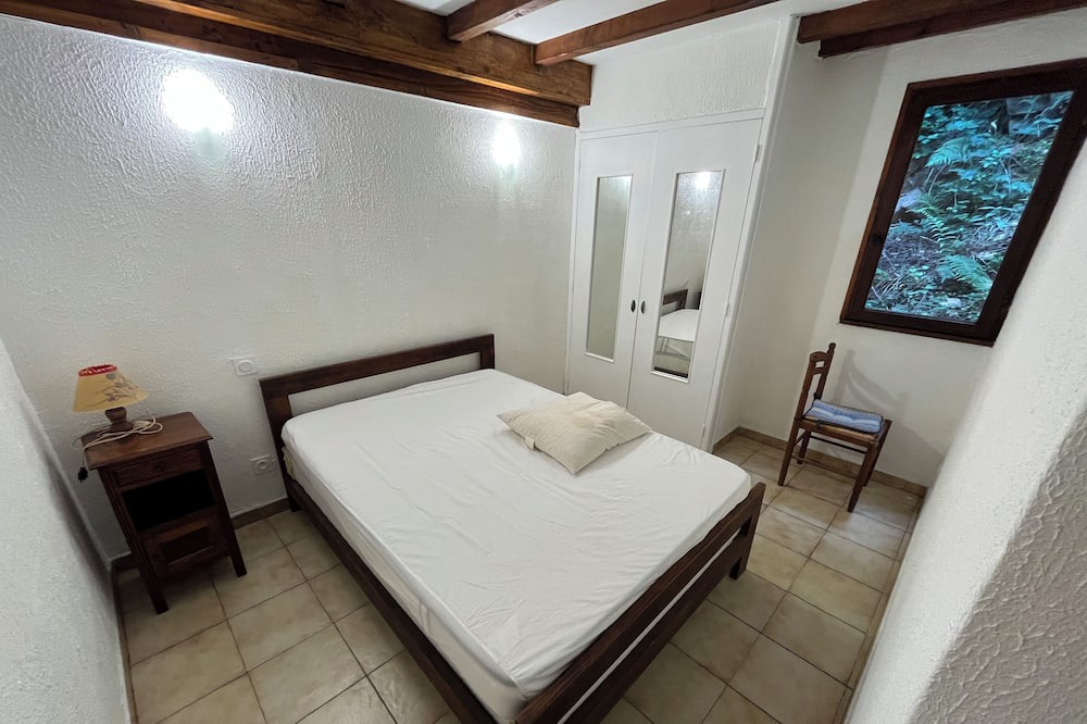 Photo of Bedroom in Nages