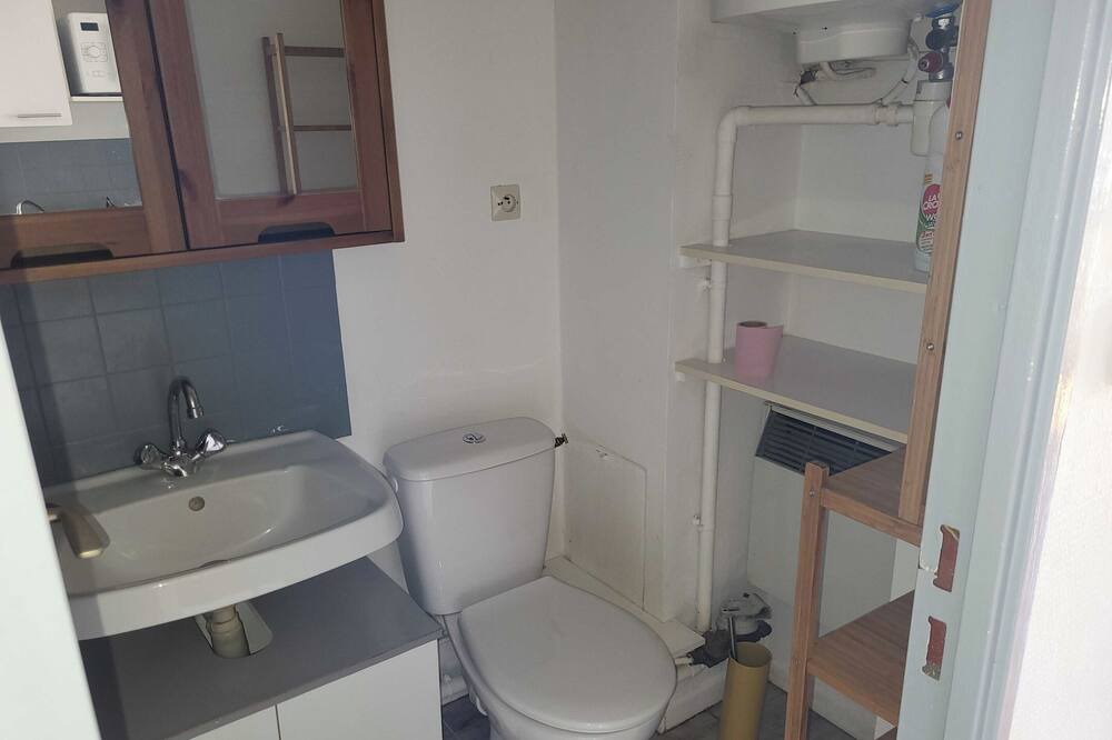 Photo of Bathroom in Beaux Arts-Boutonnet