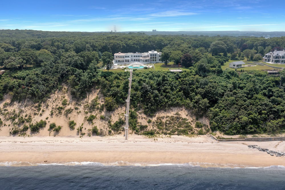 Photo of Others in Belle Terre